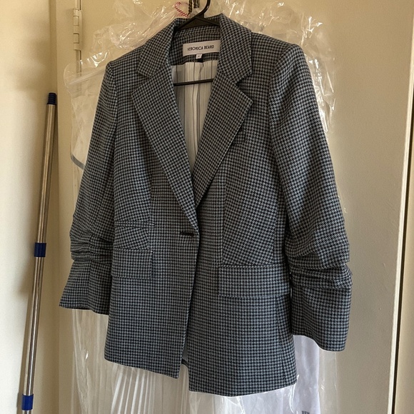 Veronica Beard Battista Houndstooth Check Virgin Wool Jacket with Hooded Dickey. - Picture 2 of 6